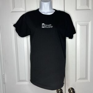 M&O Gold Black Simple Worship Graphic Tee Size Small Cotton